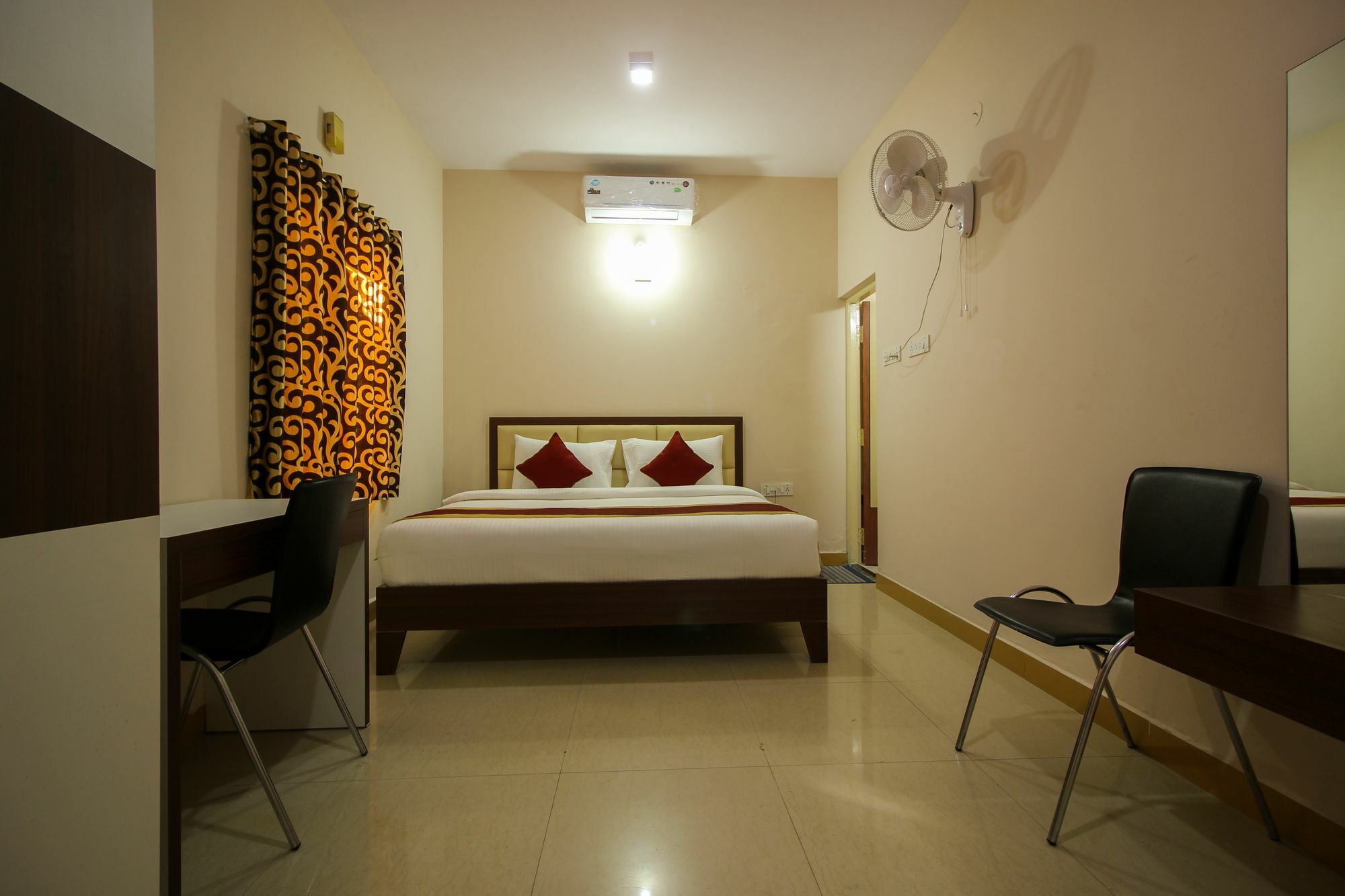 Oyo 8116 Park Inn Bangalore Extérieur photo